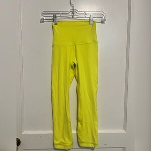 Lululemon Align High-Rise HR Crop 19”
Neon Yellow Size 0